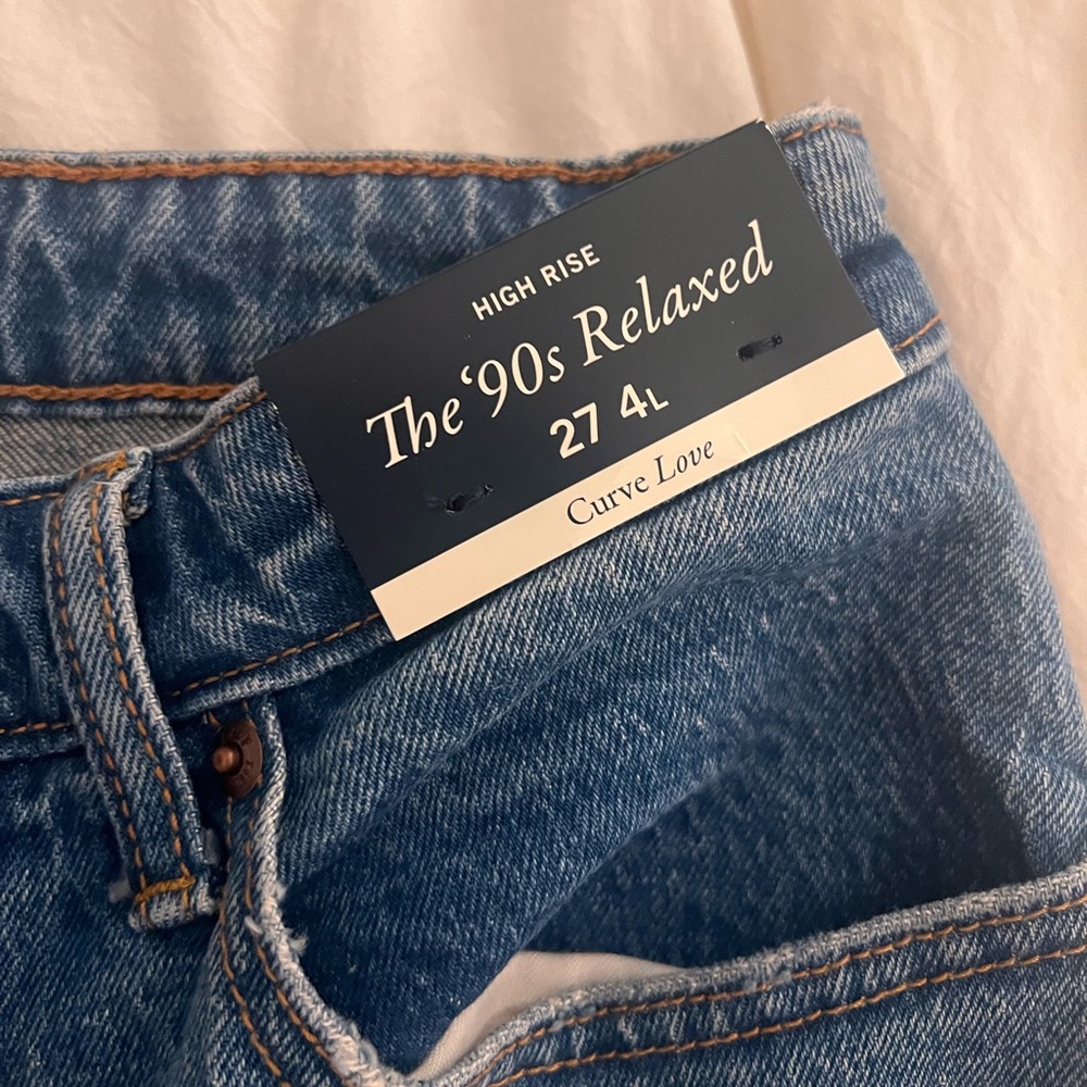 Abercrombie curve love 90’s relaxed jeans. Brand new with tags!
